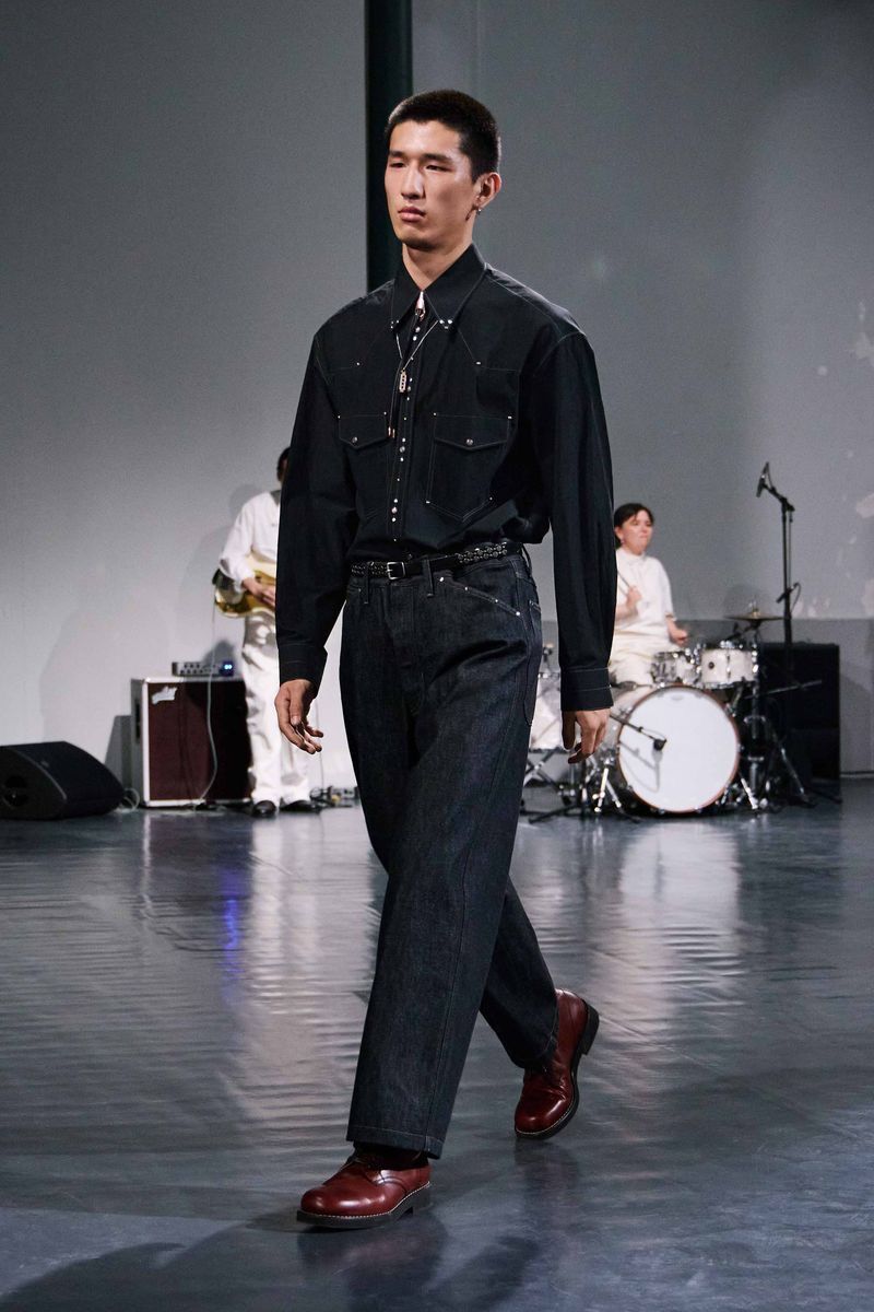 ク*ン様 【完売品・希少サイズ】LEMAIRE 26SS デニムブレザー ブラッ LEMAIRE 2026SS コレクション | ACRMTSM ONLINE STORE