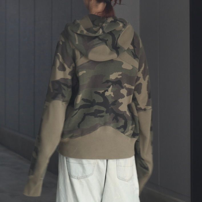 【残り一点】Panelled Pullover Hoodie
