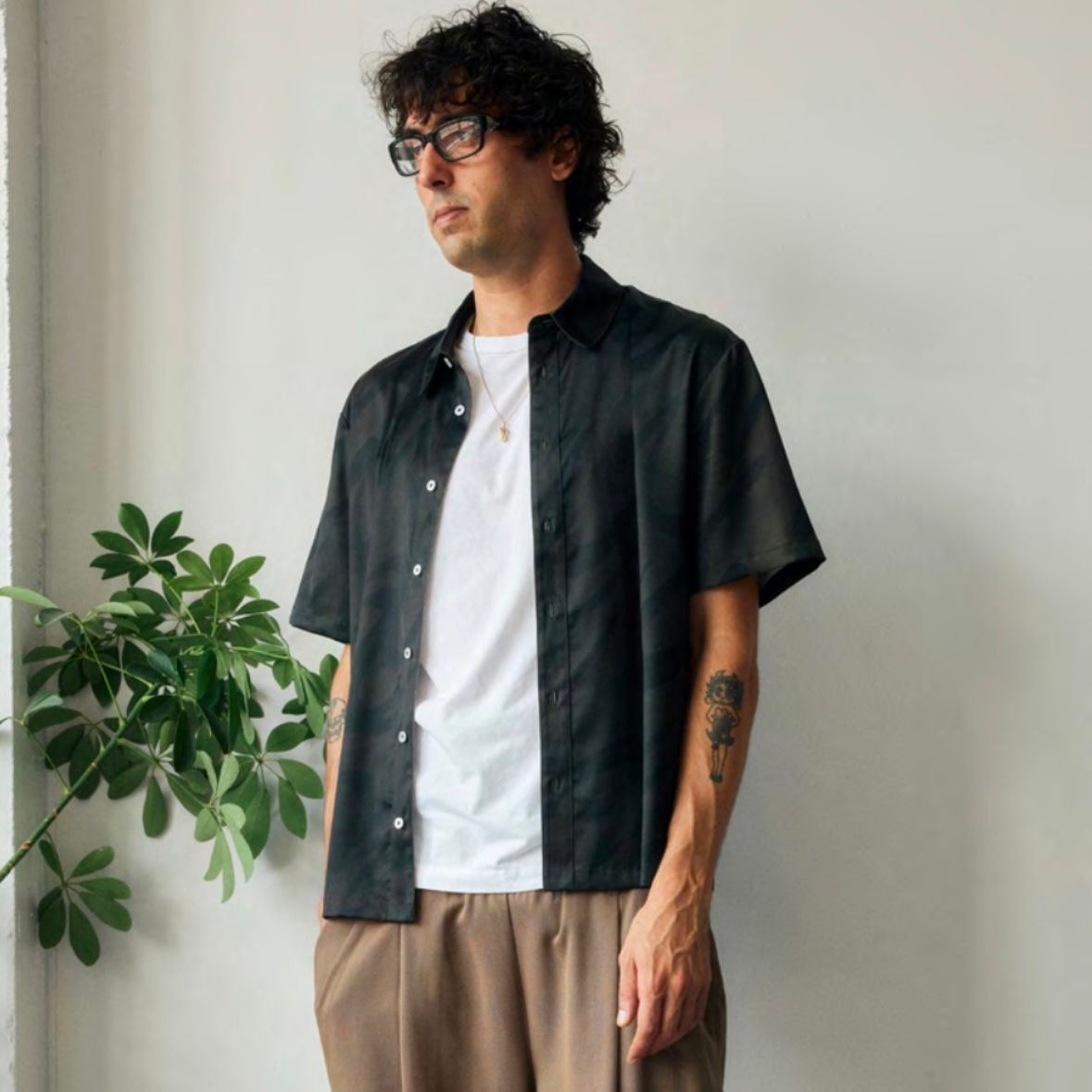 【残り一点】Chilling Satin Shirt