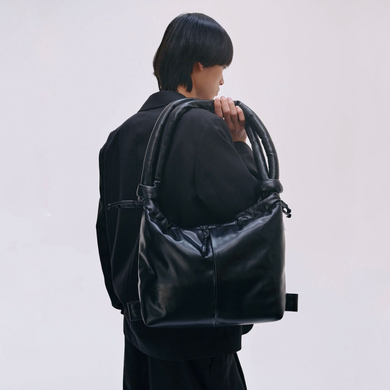 【再販売通知受付可能】Ona Vegan Leather Bag