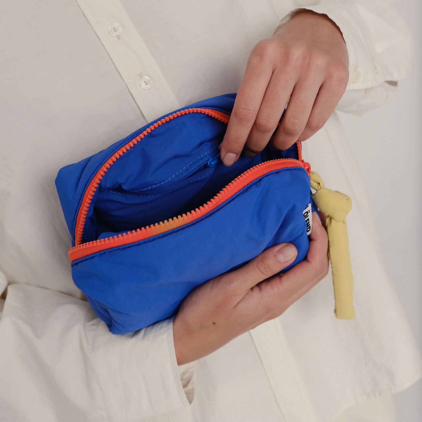 【残りわずか】Makeup Bag