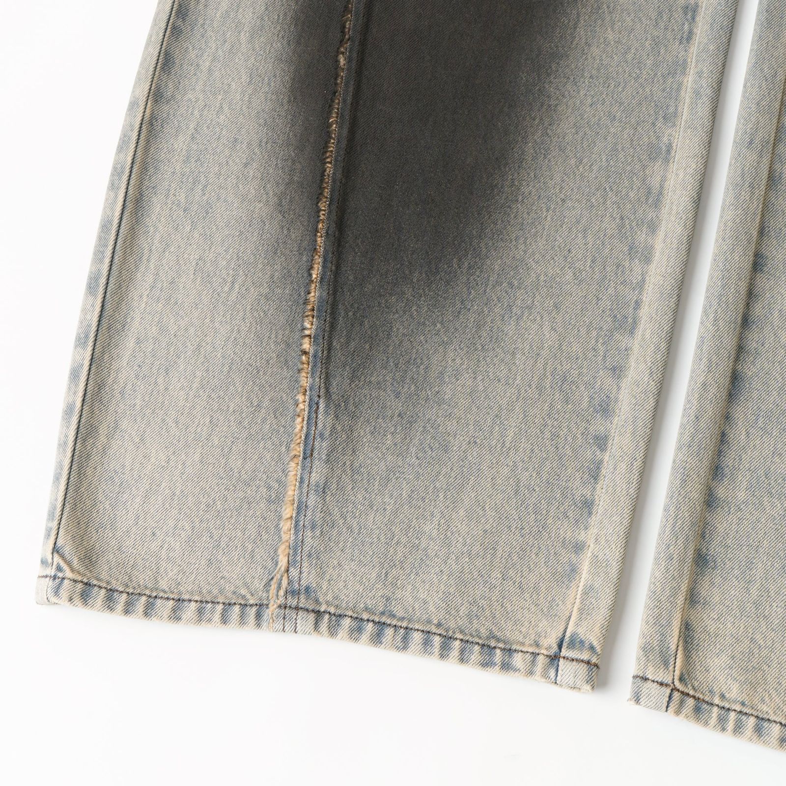 【残り一点】Blue-to-Black Vintage Ombre Jeans