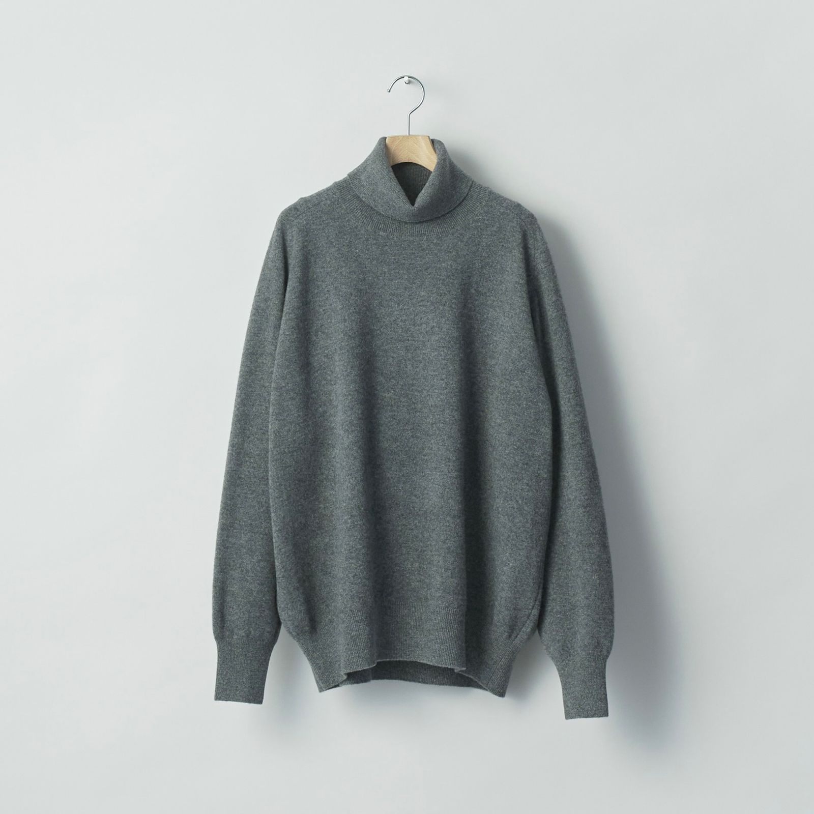 【残りわずか】Extra Fine Wool Knit Turtle Neck LS