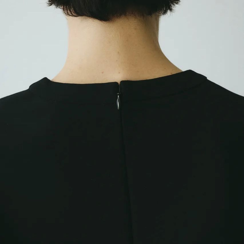 【残り一点】CLO Black Frill Pullover