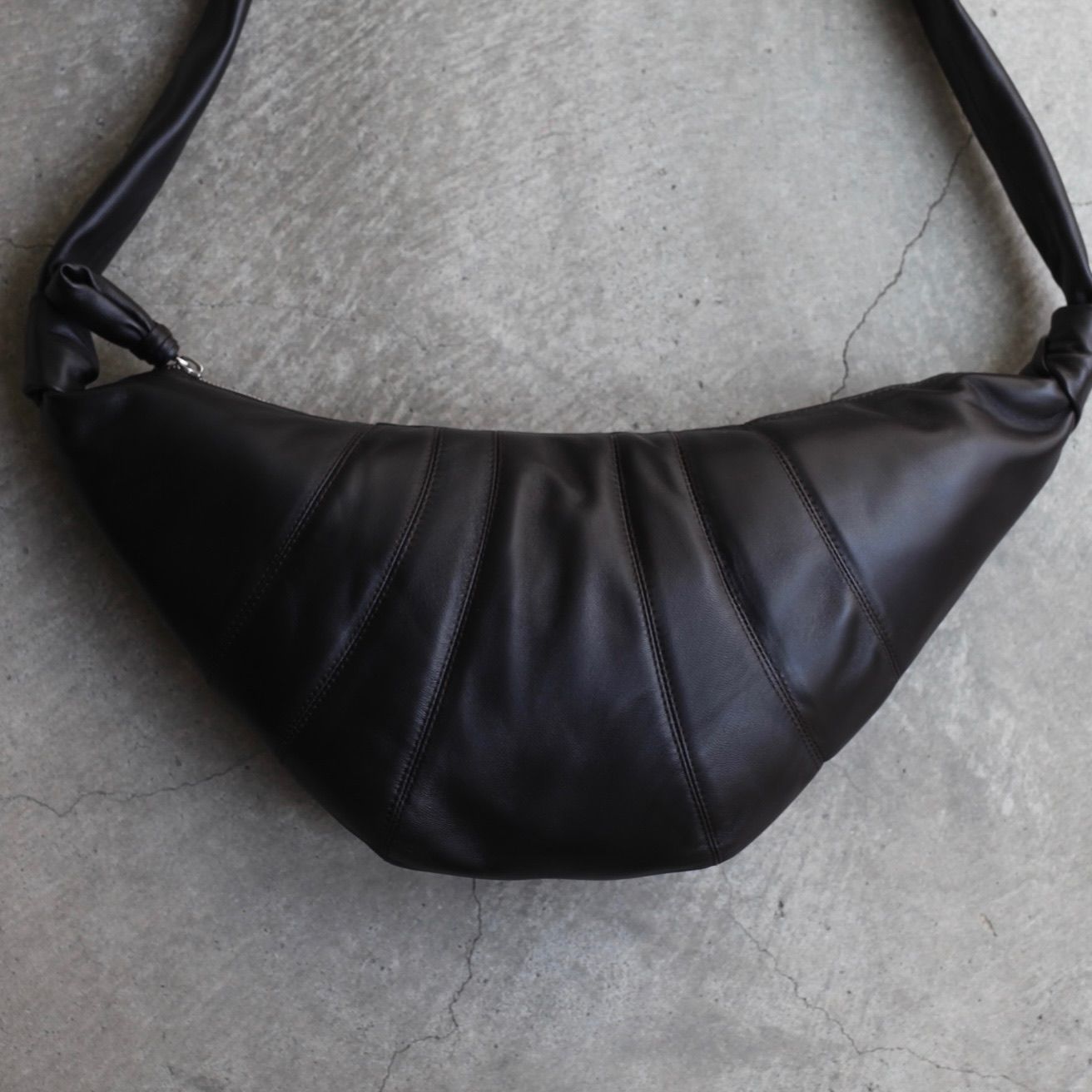 LEMAIRE - 【残りわずか】Medium Croissant Bag(LAMB LEATHER
