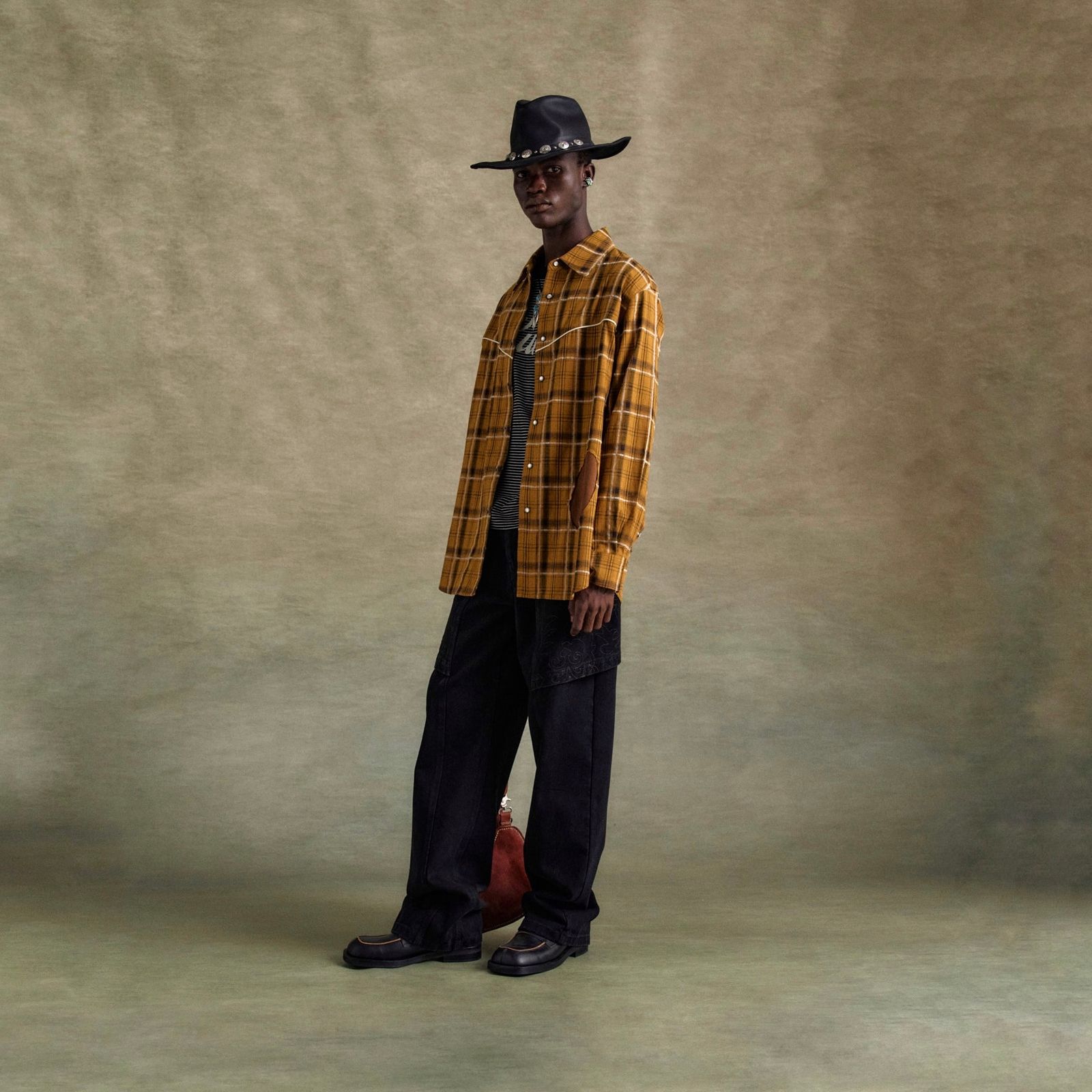 【残り一点】Embroidery Wrap Jeans