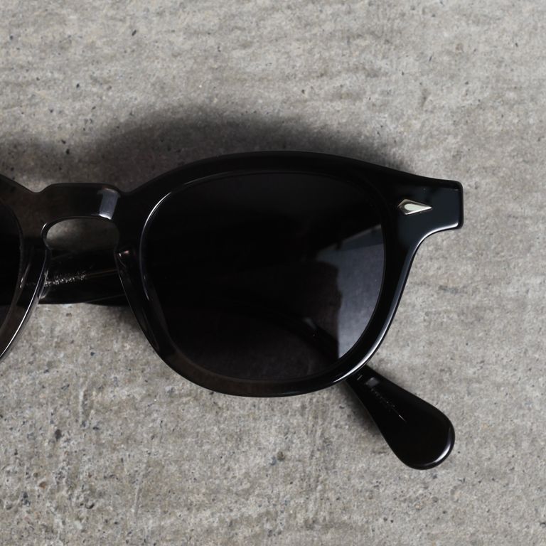 レンズ : DARK GRAY