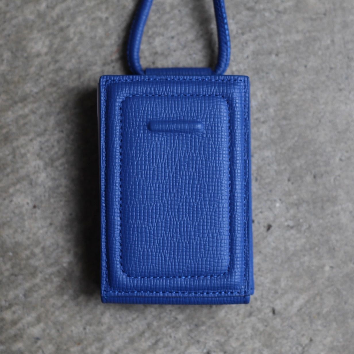 【残り一点】レザーストラップ付ウォレット(LAPIS BLUE)