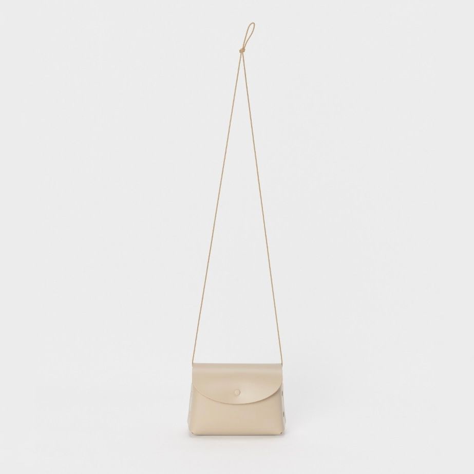 【再販売通知受付可能】Assemble Borsetta Wide(BEIGE)