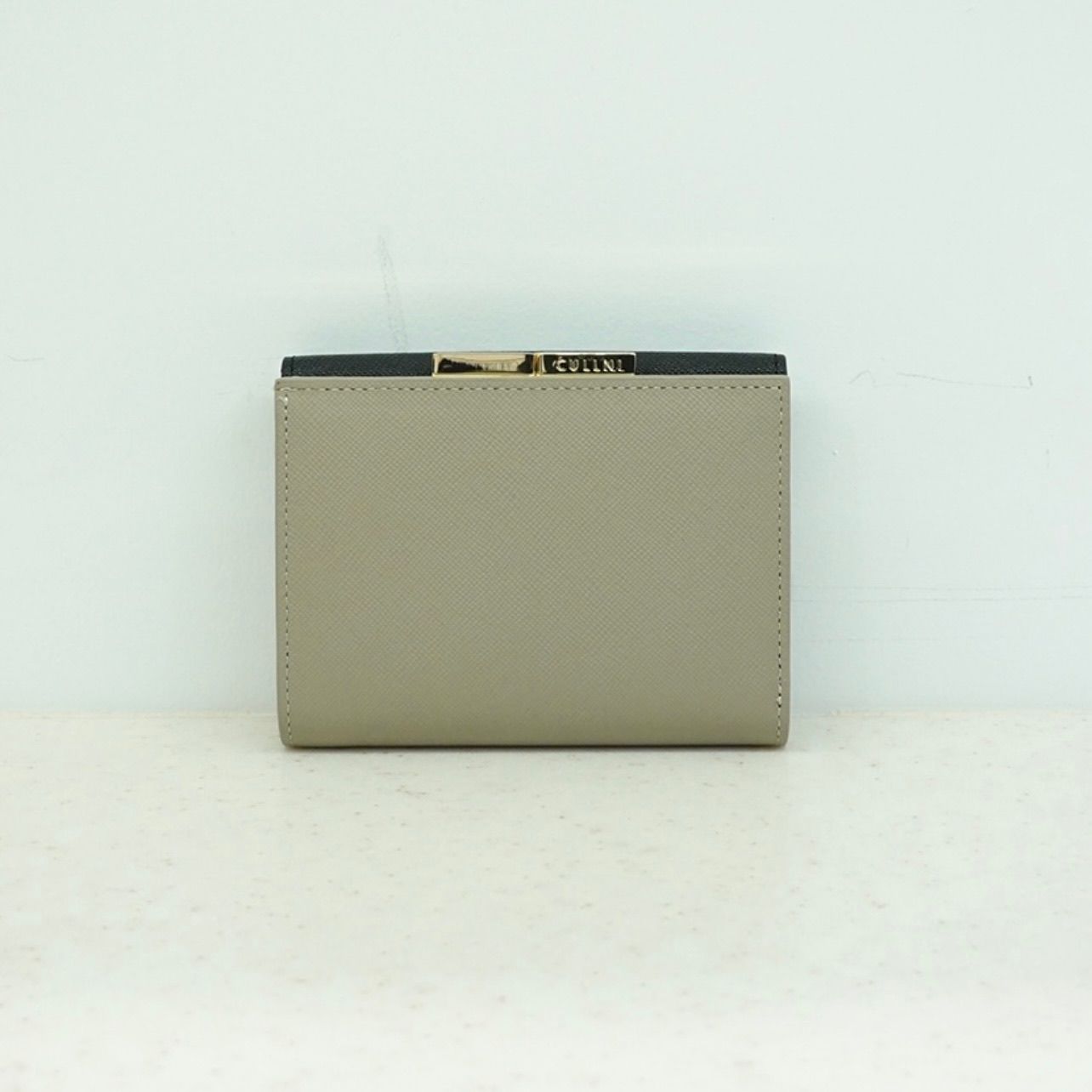 【残り一点】Leather Flap Mini Wallet With A Clasp