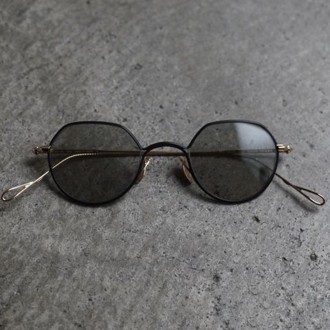 【残りわずか】Mies SG