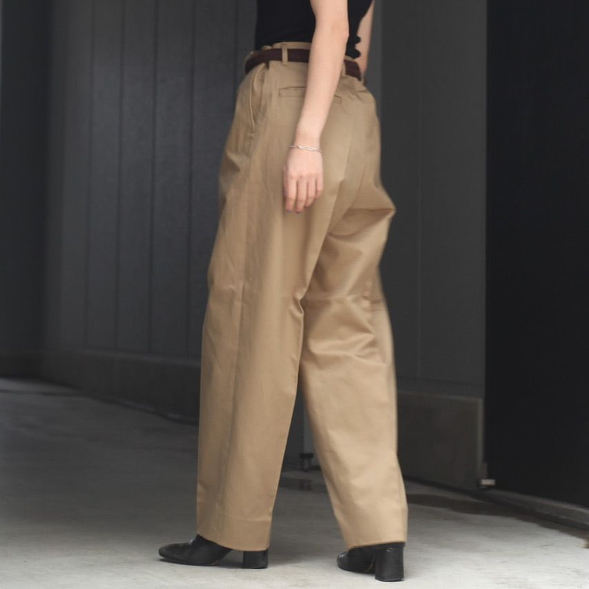 UNIVERSAL PRODUCTS - 【残りわずか】One Tuck Chino Trousers 