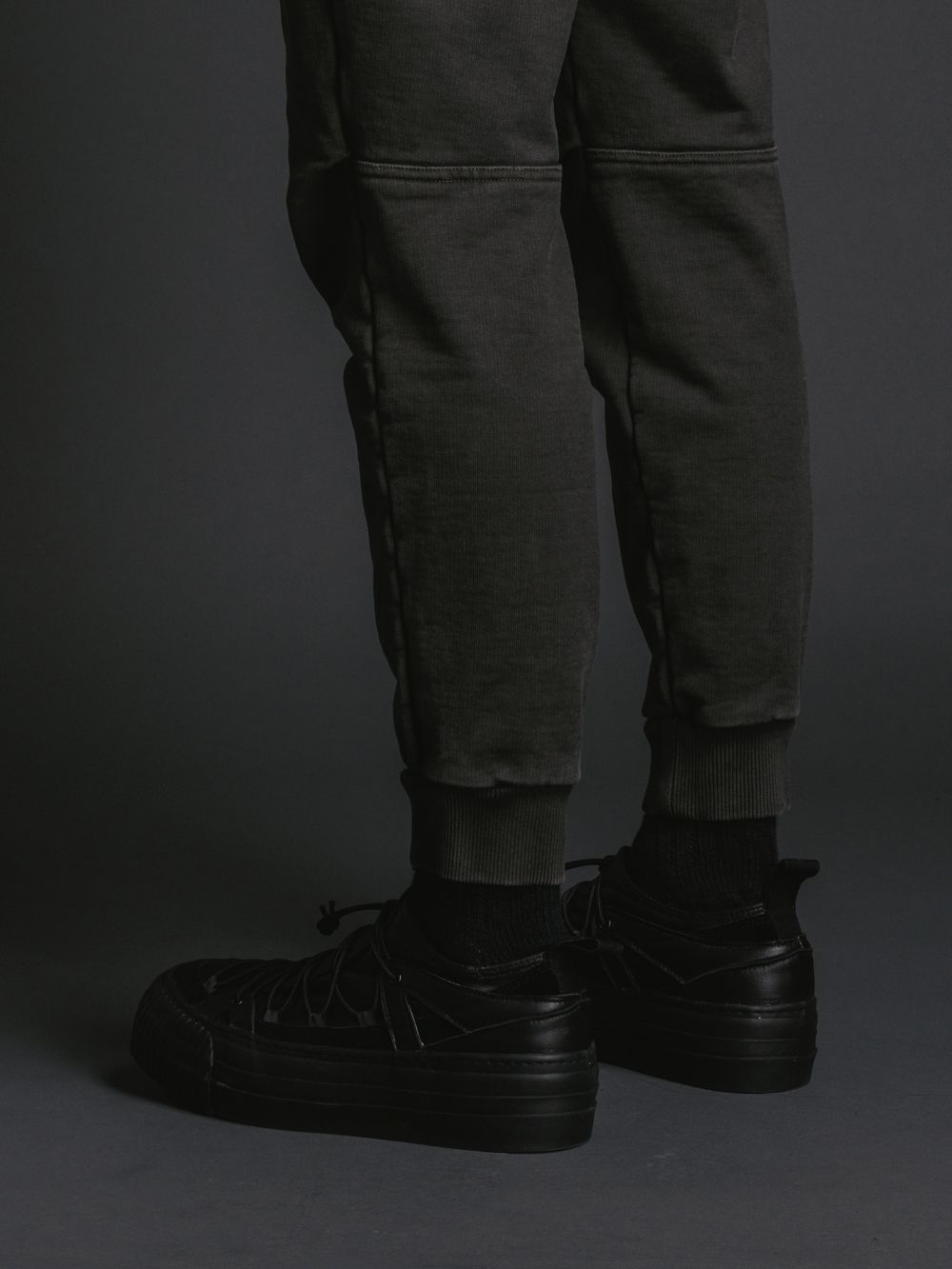 ローカット スニーカー - BLACK