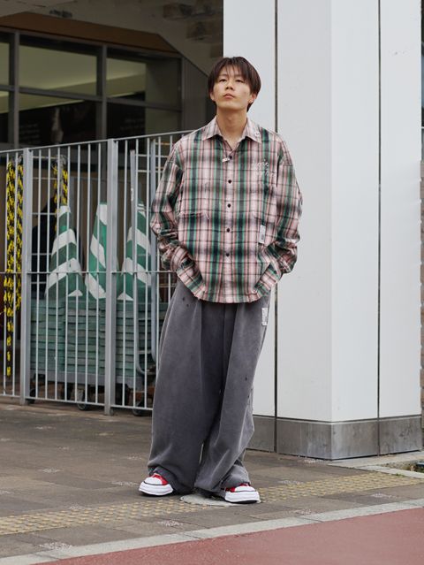 春の街に馴染むミハラの26SS最新スタイル