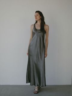 オーバル ネックオフ サテンワンピース - GREY