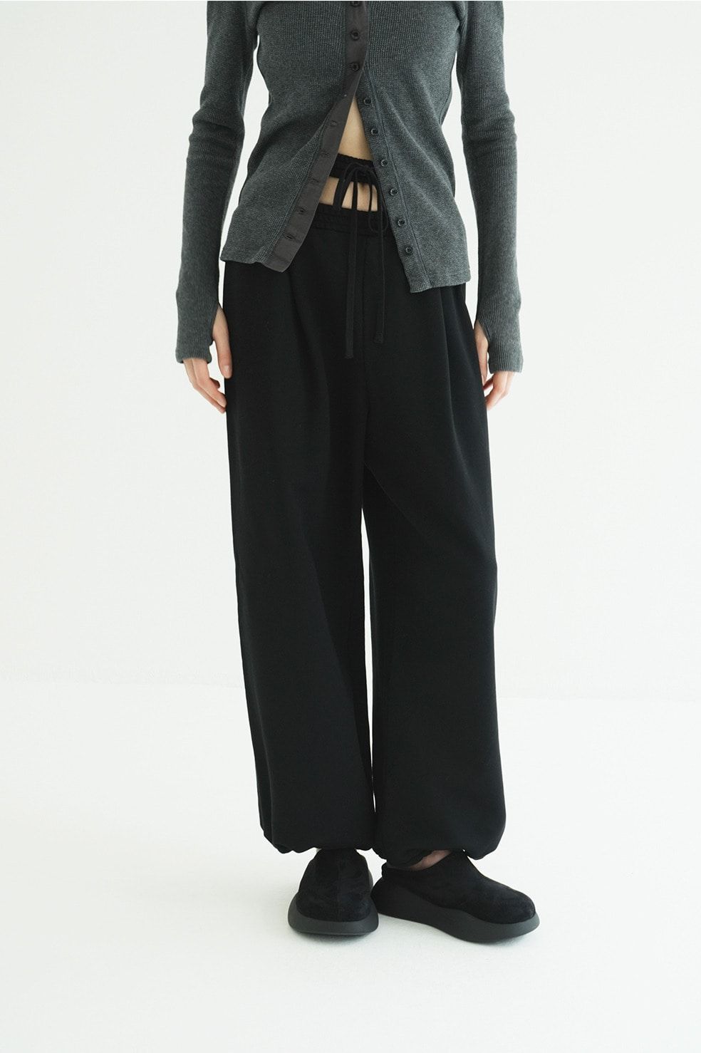 スラッシュ ウエスト スウェットパンツ - SLASH WAIST SWEAT PANTS (BLACK)