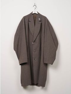 シフテッド ショルダー コート - SHIFTED SHOULDER COAT (BROWN)