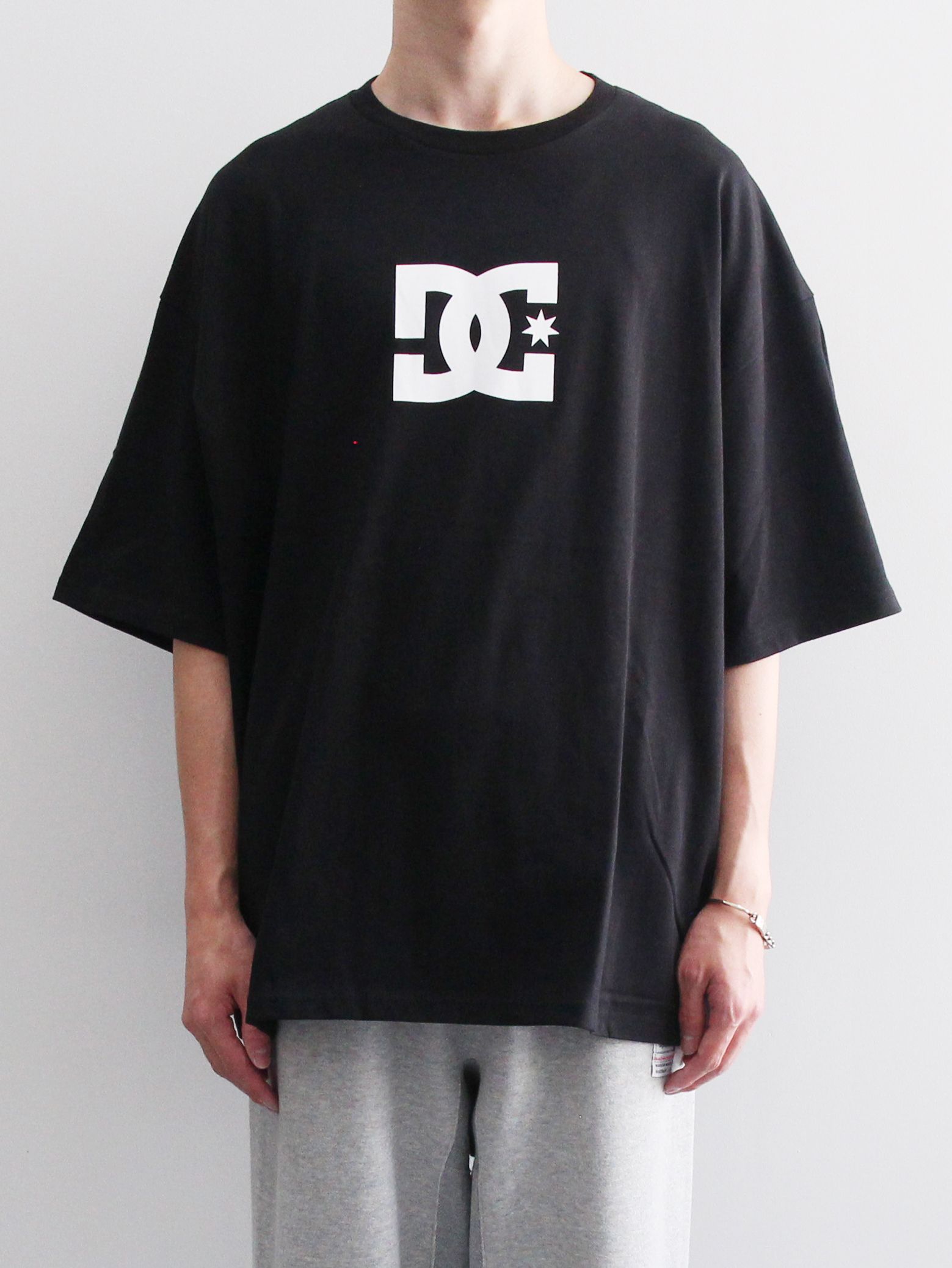 KIDILL - SHORT SLEEVE WIDE TEE COLLAB WITH DC SHOES JOKER - WHITE 