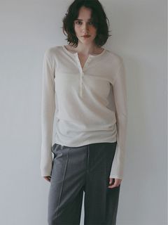 シアーワッフルヘンリーネックプルオーバー （IVORY)