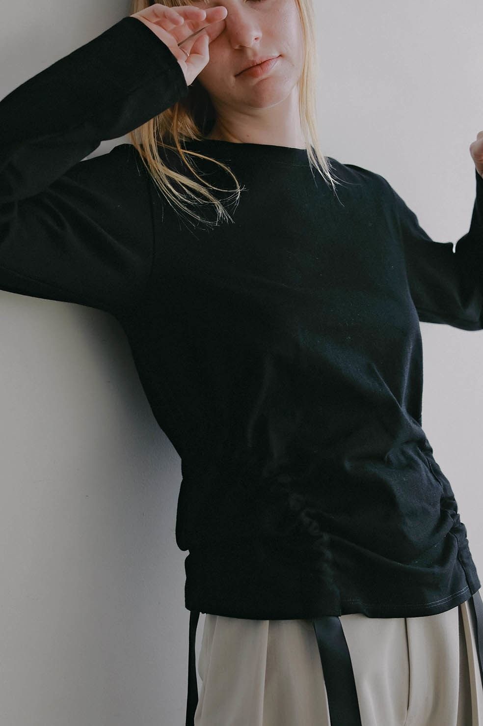 サイドリボントップス - SIDE RIBBON CUT TOPS (BLACK)