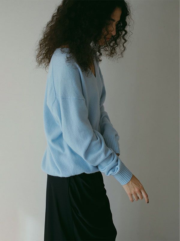 Vネックカシミヤニットプルオーバー - BLUE