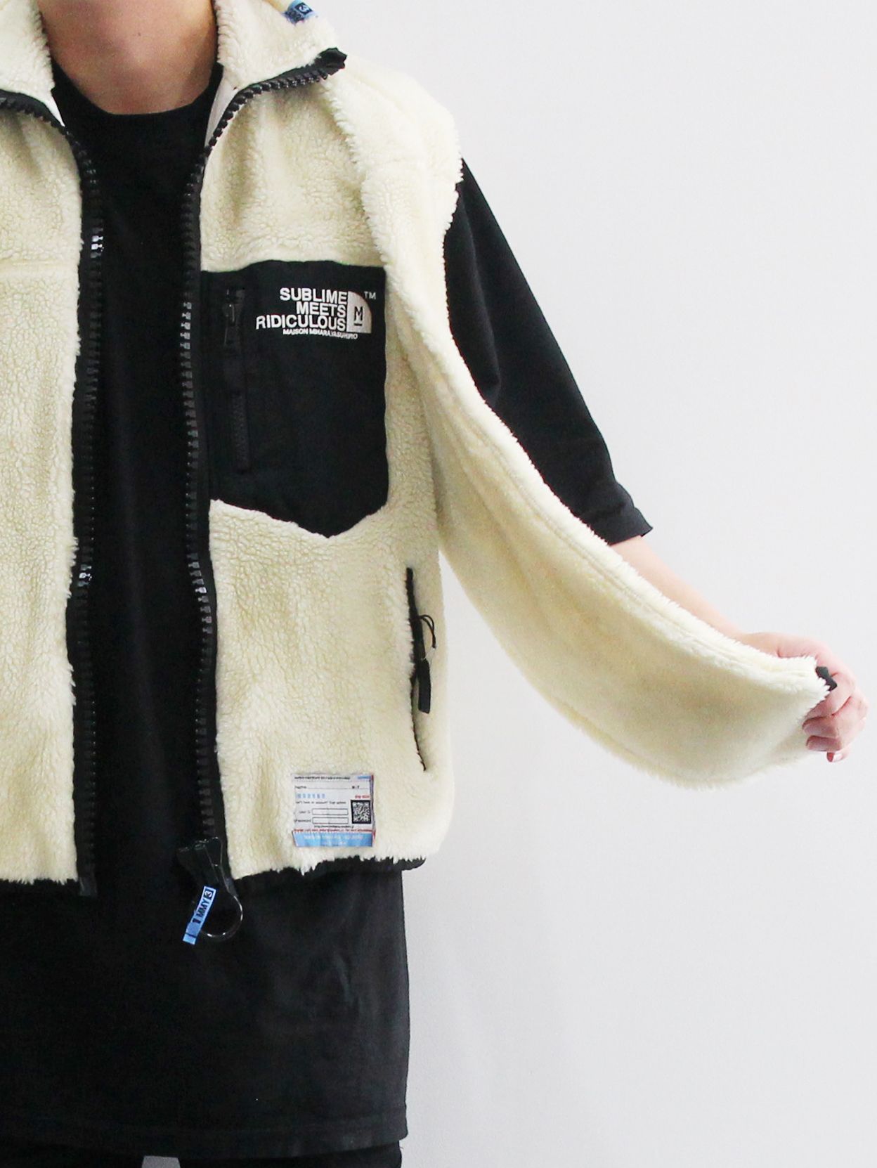 ホロー アウト ボアベスト - hollowed - out boa vest - WHITE