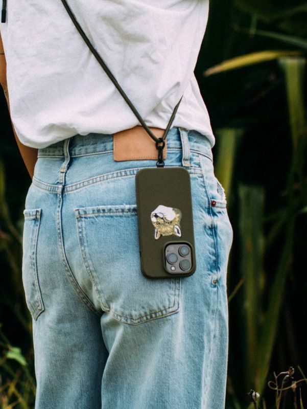 FW2022 TECH COLLECTION FOX HEAD SLING CASE 14 PRO IPHONE SILICON COLLECTION シリコン KHIKI