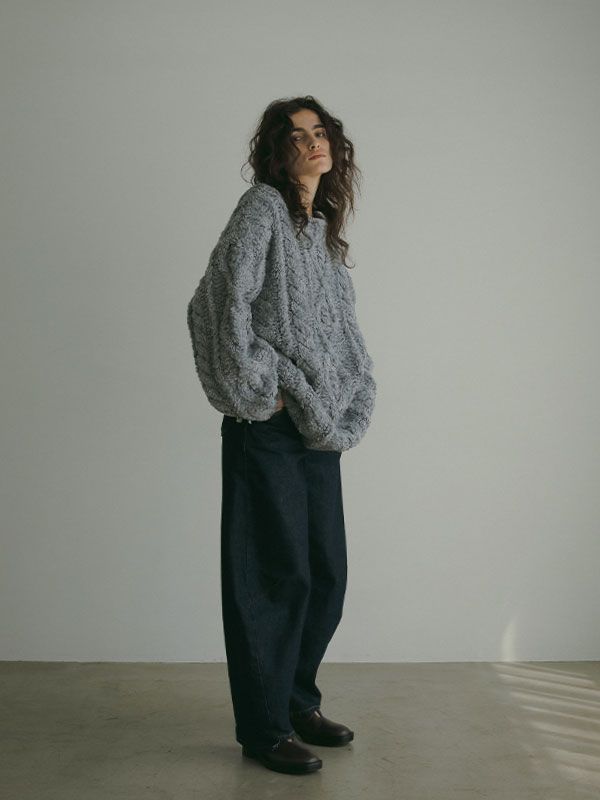 フェザーヤーンケーブルハンドニットプルオーバー - GREY