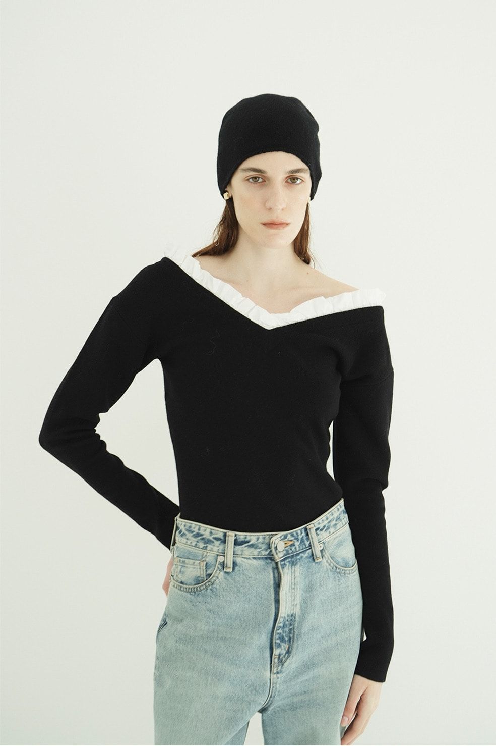ツーウェイ フリルニットトップス - 2WAY FRILL V NECK KNIT TOPS (BLACK)