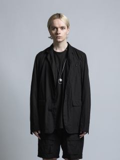 TVAの程よくカジュアルに羽織るジャケットスタイル