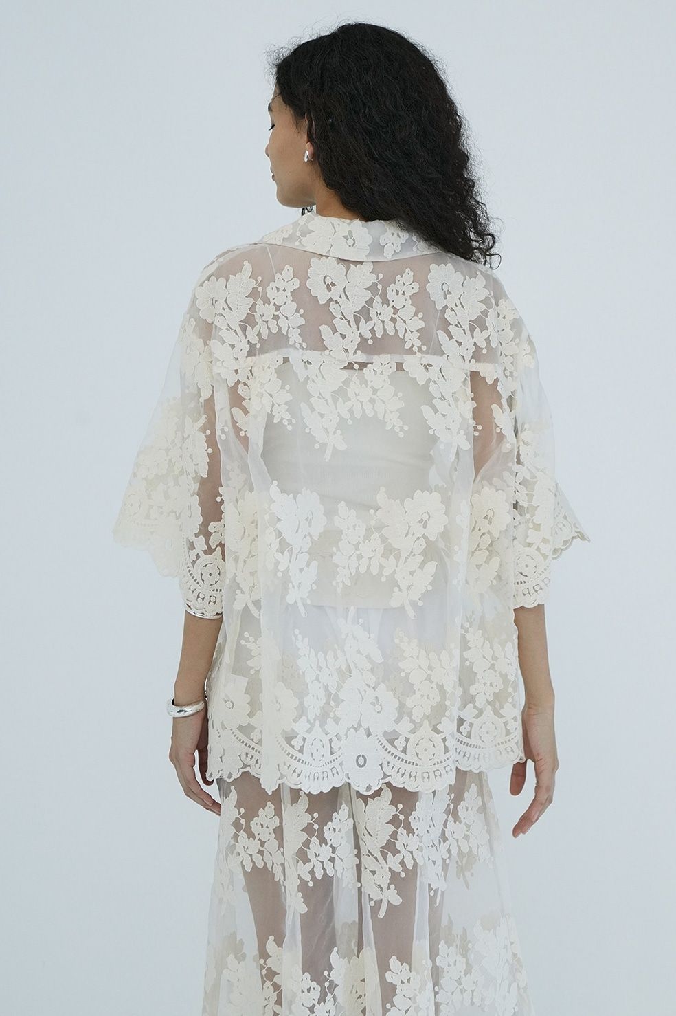 シアーフラワーレースシャツ | SHEER FLOWER LACE SHIRTS - WHITE