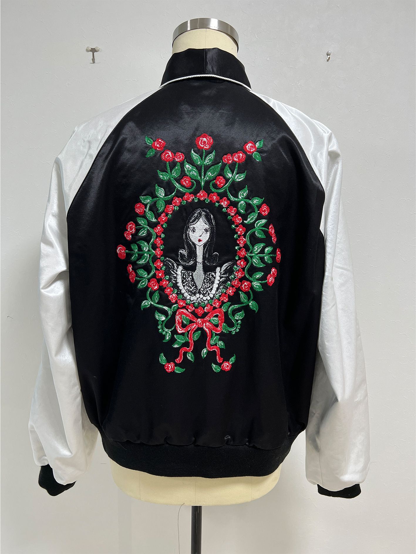 KIDILL - スーベニアジャケット - BOWTIE SOUVENIR JACKET ROSE & GIRL EMBROIDERY - BLACK  | ADDICT WEB SHOP