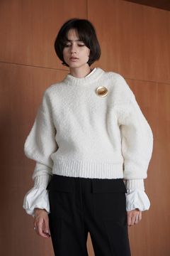 ブローチ セット ソフトスラブ ニットトップス - BROOCH SET SOFT SLUB KNIT TOPS - WHITE