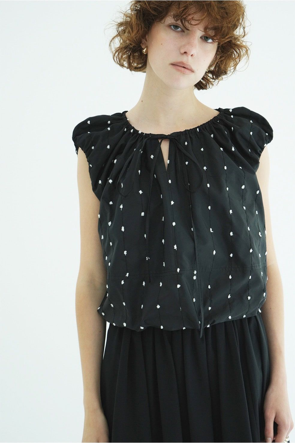 リボントップス -  W FACE DOT SLEEVELESS RIBBON TOPS (BLACK)