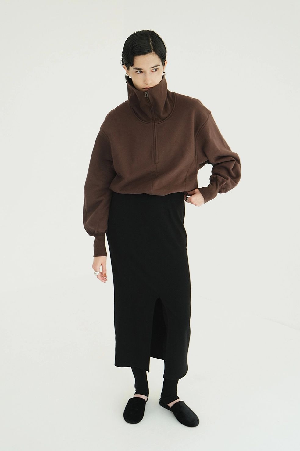 ハーフジップショートトップス｜ HALF ZIP SHORT TOPS (BROWN)