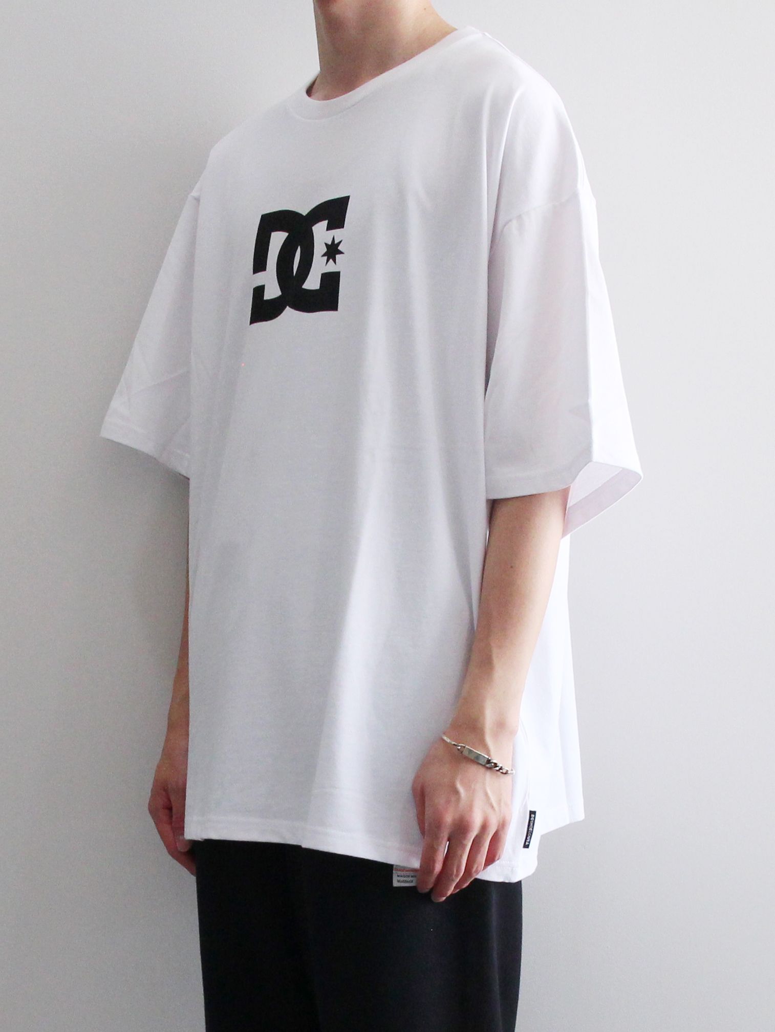 SHORT SLEEVE WIDE TEE COLLAB WITH DC SHOES JOKER - WHITE
