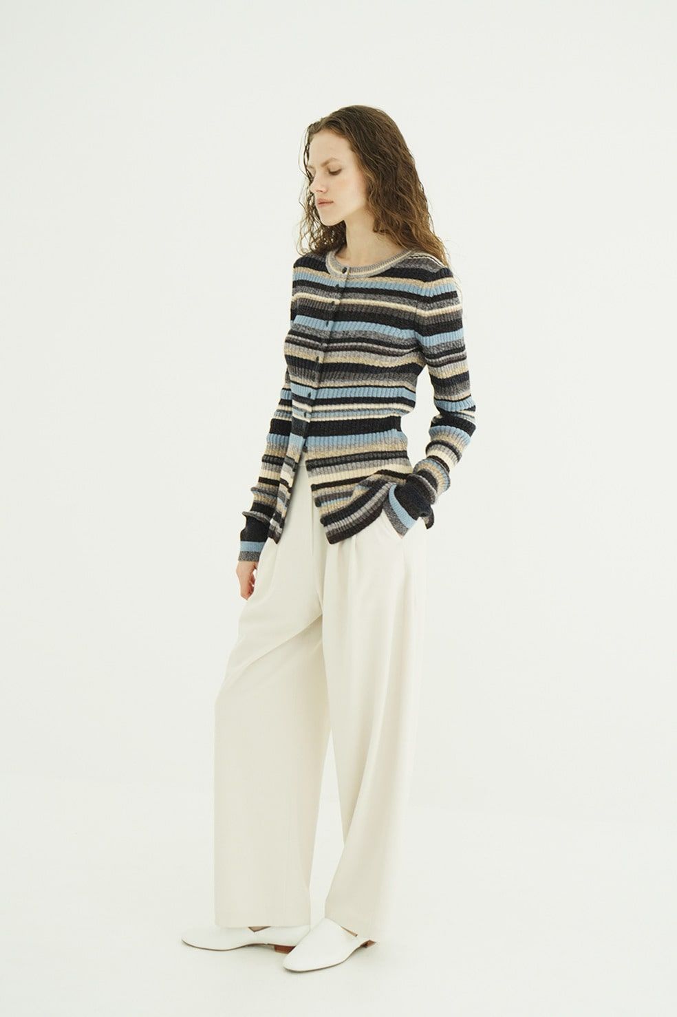 マルチボーダーニットカーディガン - MULTI BORDER BUTTON DETAIL KNIT CARDIGAN (SAX)