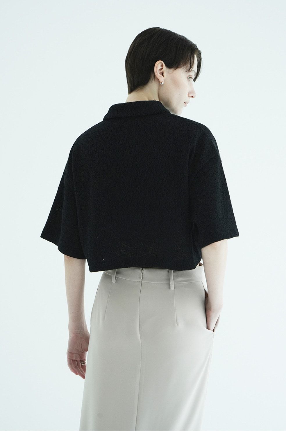 クロップドポロトップス - CRISP CROPPED POLO TOPS (BLACK)