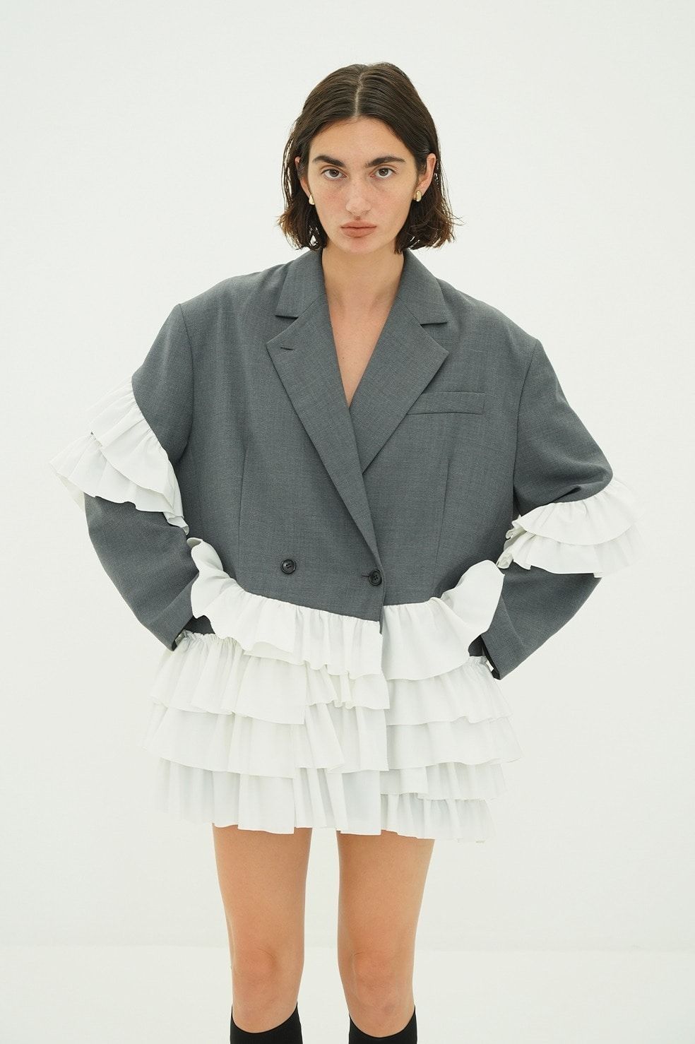 フリルテーラードジャケット - FRILLED TAILORED JACKET (GREY)