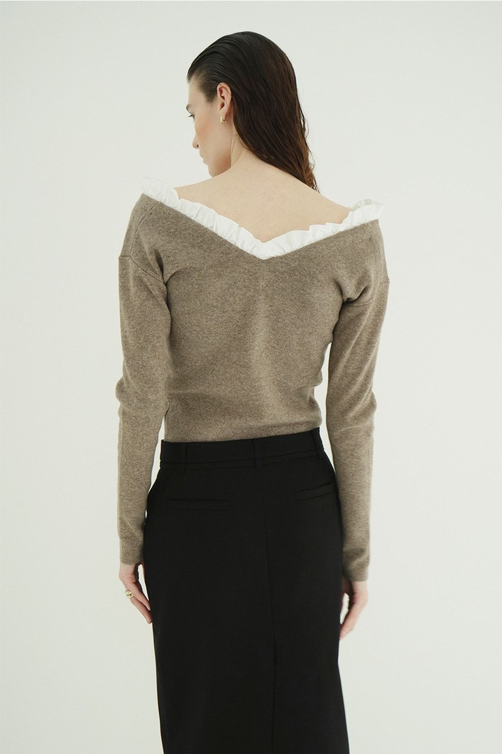 ツーウェイ フリルニットトップス - 2WAY FRILL V NECK KNIT TOPS (BEIGE)