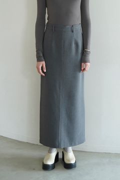 秋のムードを感じるエトレのレイヤードコーデ