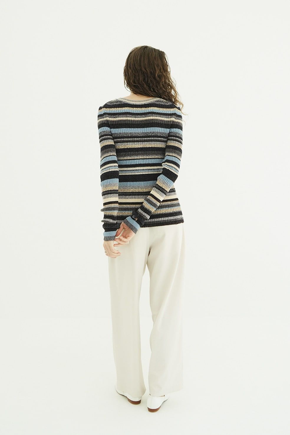 マルチボーダーニットカーディガン - MULTI BORDER BUTTON DETAIL KNIT CARDIGAN (SAX)
