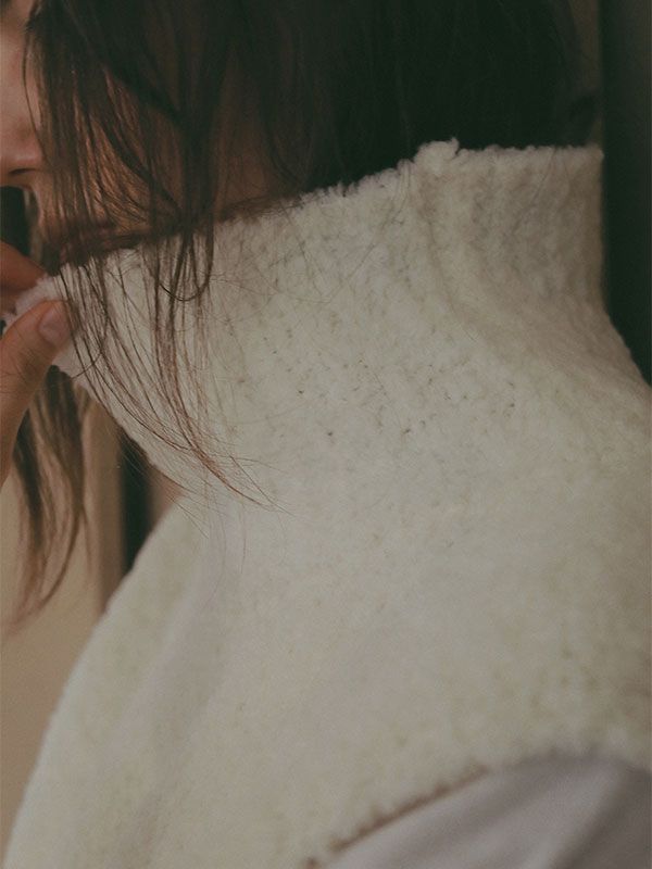 モールヤーンハイネックニットベスト （WHITE)