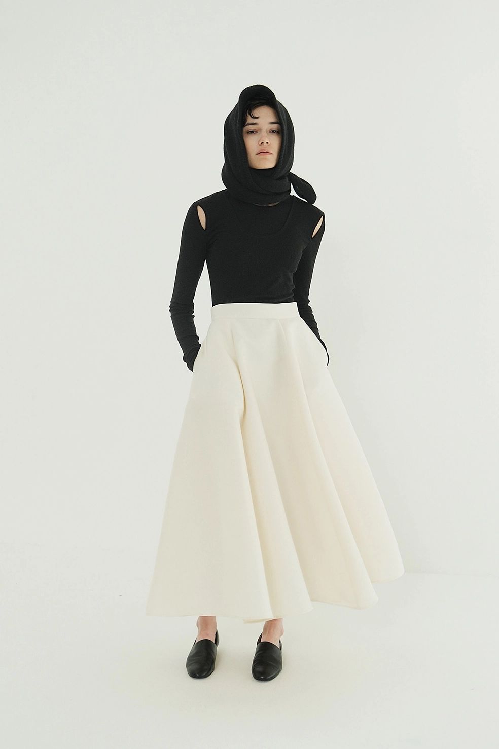 レイヤードカットトップス -  LAYERED SHOULDER CUT TOPS (BLACK)