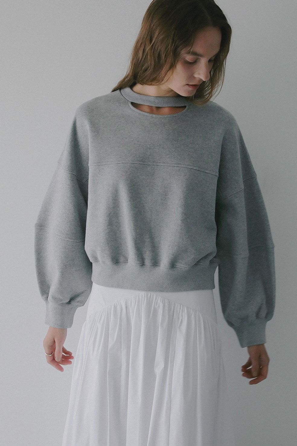 ネックデザインスウェット - MOON SLIT SWEAT TOPS (GREY)