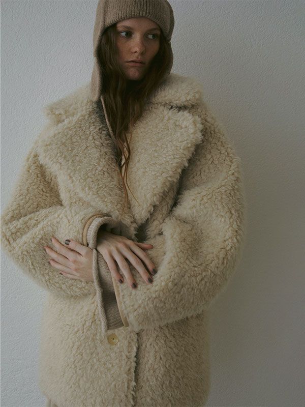 リバーシブルムートンミドルコート -  BEIGE