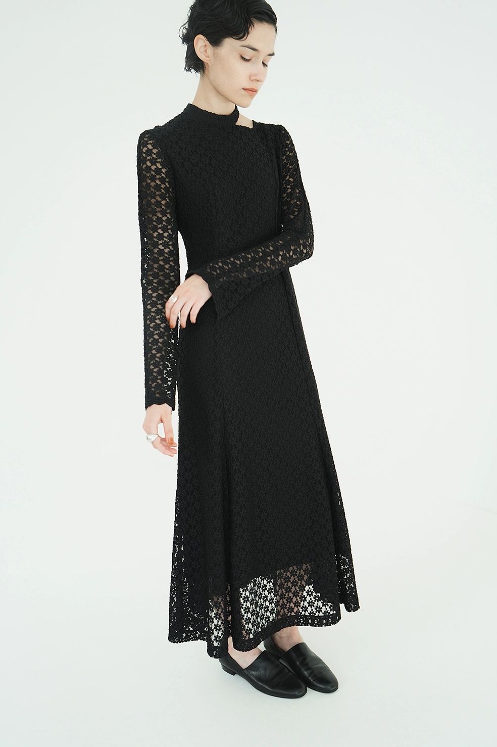 フラワーレースワンピース - 3D FLOWER LACE SLASH NECK ONEPIECE (BLACK)