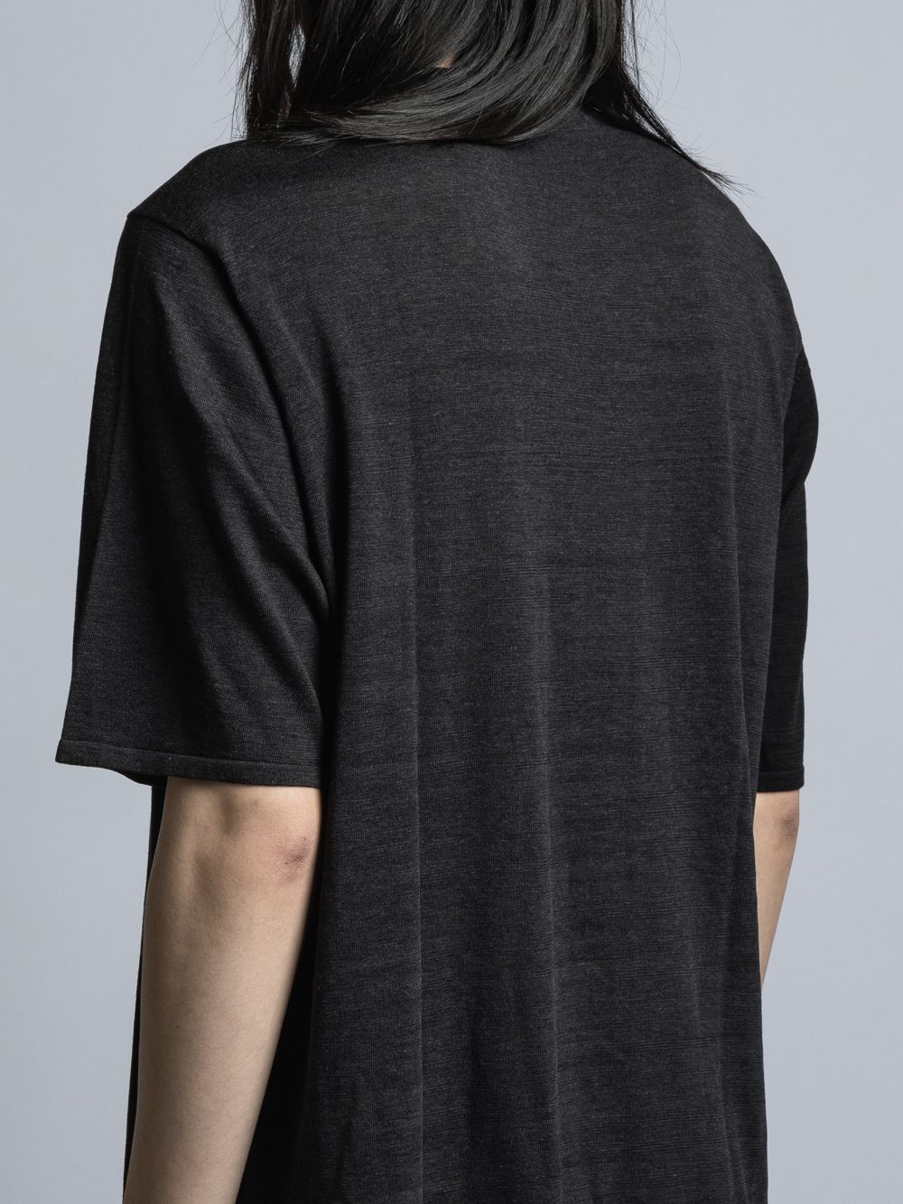 シルク / リネン / コットン ハイゲー ジ半袖プルオーバーニット-BLACK/ CHARCOAL