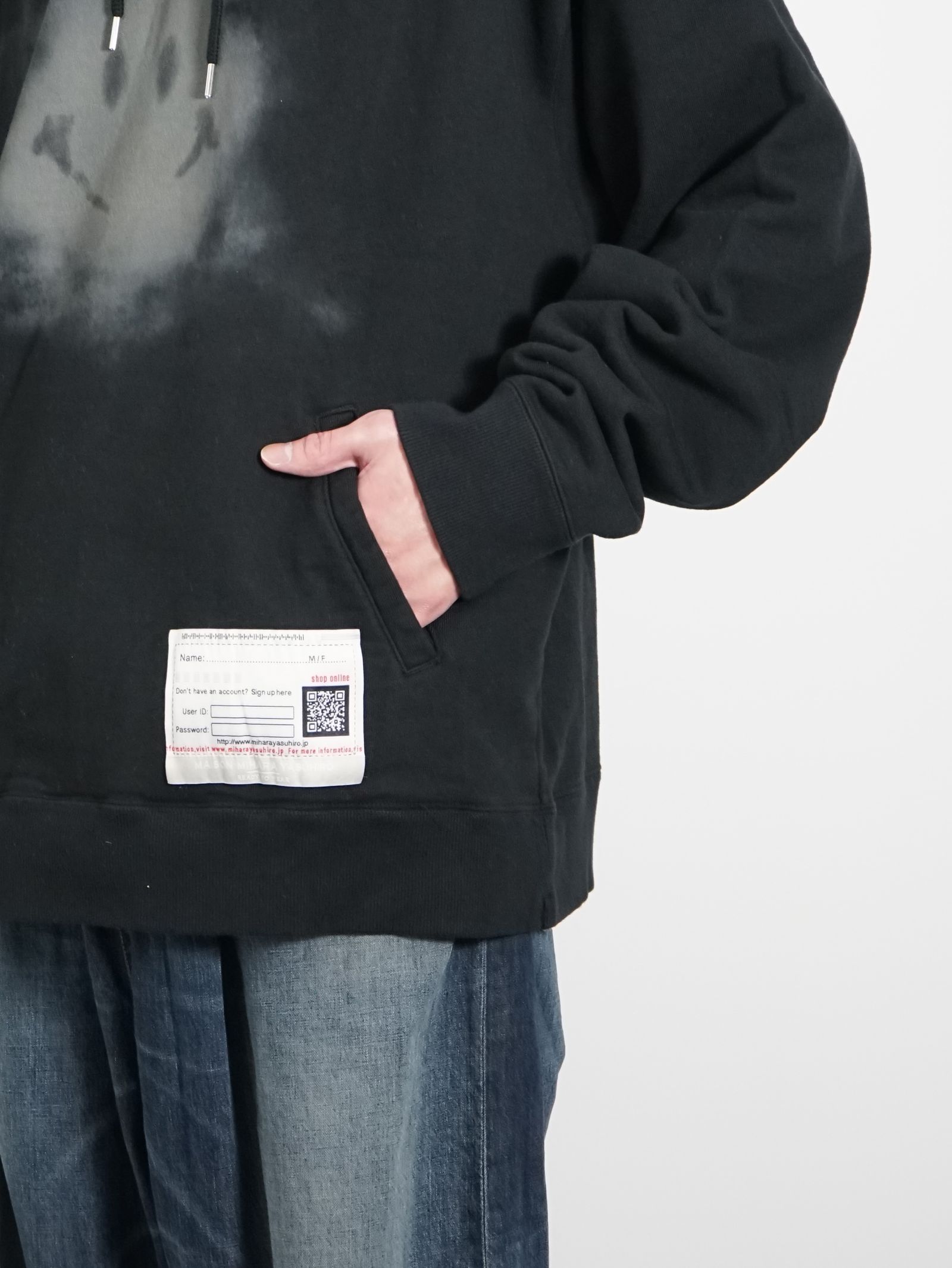 スマイリーフェイス プリンテッドフーディー - Smily Face Printed Hoodie - BLACK