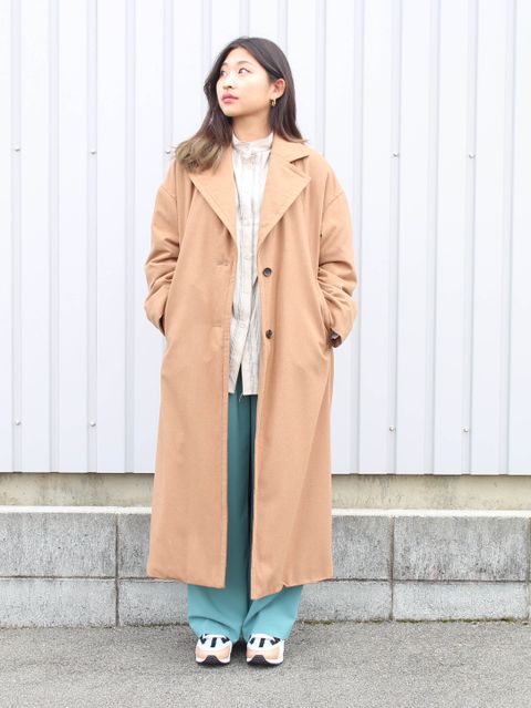スッキリと女性らしいCLANEの新作ダウンコートスタイル